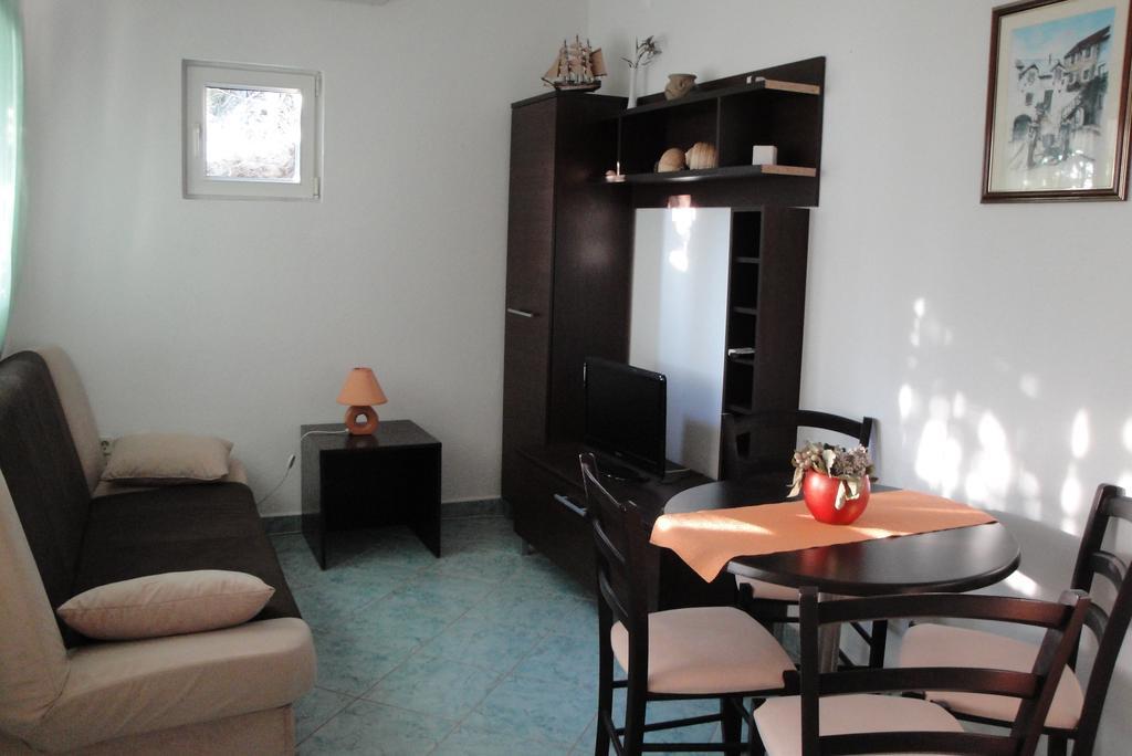 Apartment Hortenzija Baška Voda Oda fotoğraf